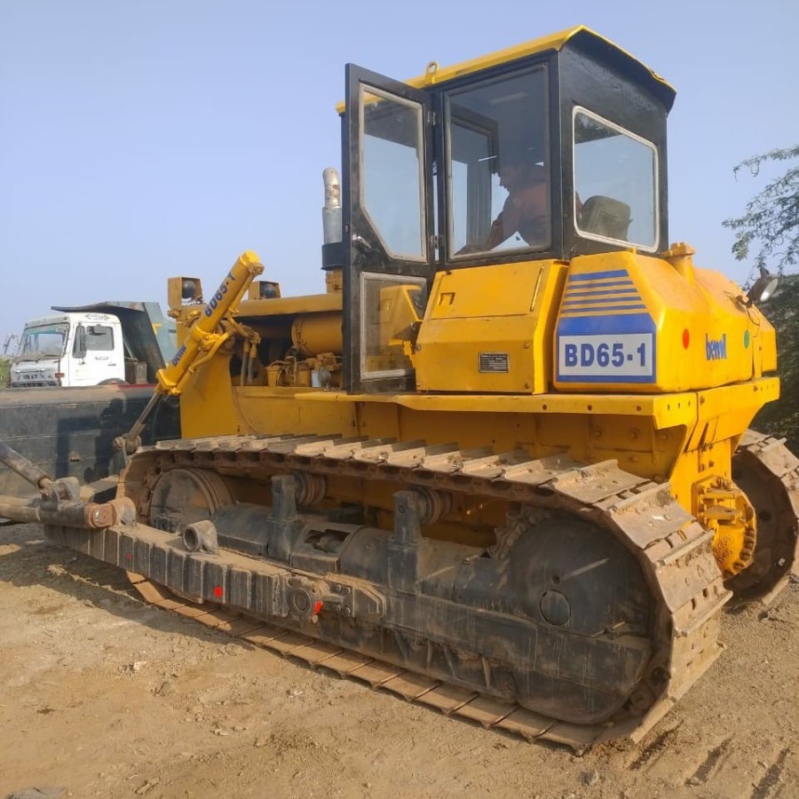 AVAILABLE DOZER ON MONTHLY RENTAL BASIS